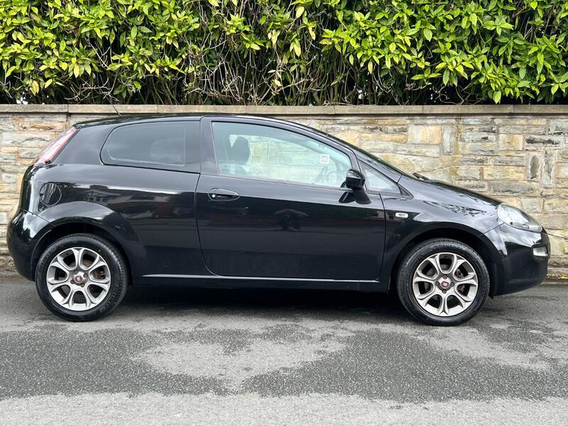 View FIAT PUNTO 1.2 Punto 3-door 1.2 8v 69hp Easy+